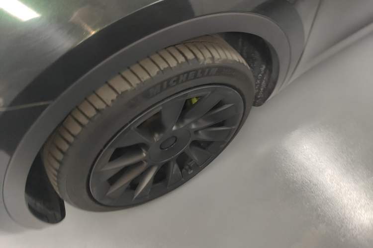 Used Tesla Model Y 2022 Long-Range All-Wheel-Drive Version
