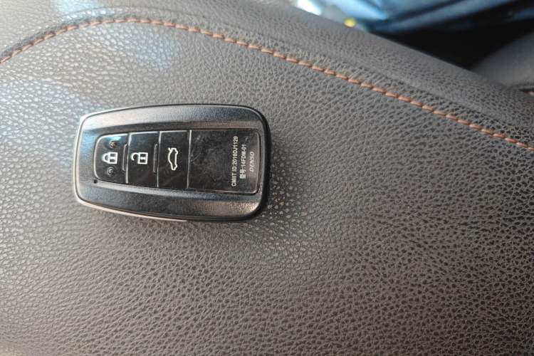 Used Toyota Camry 2021 2.0G Luxury Edition
