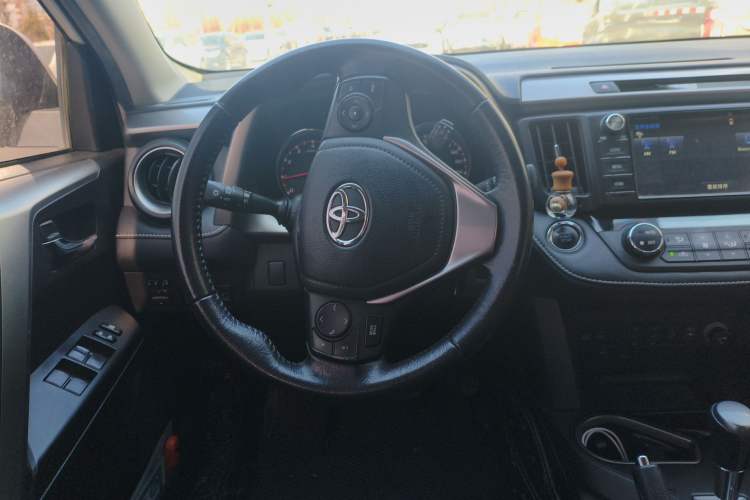 Used Toyota RAV4 2016 2.0L CVT Two-Wheel Drive Smart Edition China V Standard