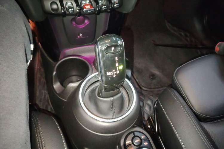 Used MINI MINI 2021 1.5T COOPER Classic Edition
