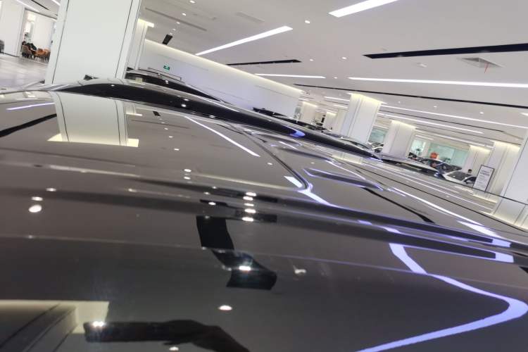 Used Denza D9 2025 DM-i Smart Drive 1020 Four-Wheel Drive Deluxe Model
