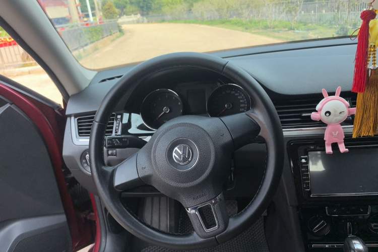 Used Volkswagen Bora 2013 1.6L Automatic Comfort Model Steering Wheel