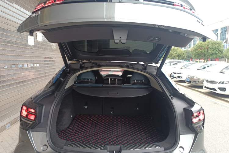 Used Lynk & Co 05 2022 2.0T Two-Wheel Drive Shine Halo
