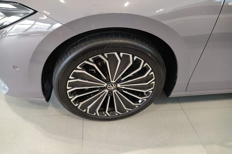 Used Volkswagen Passat 2025 Pro 380TSI Dragon Supreme Edition