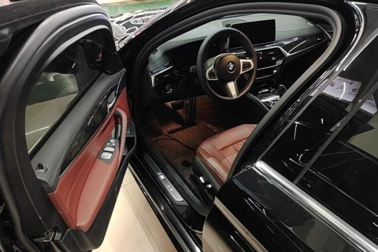 Used BMW 5 Series 2021 525Li M Sport Package