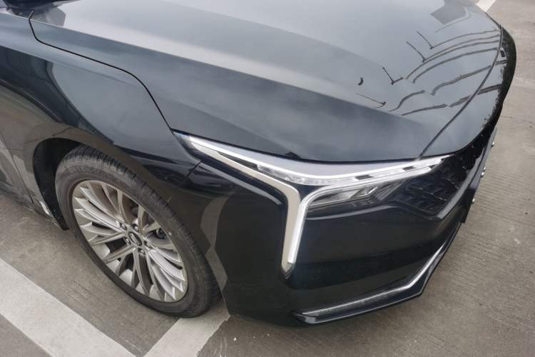 Used Bestune B70 2023 Third Generation 1.5T Automatic Enjoyment Version 70th Anniversary Edition Right Front Headlight