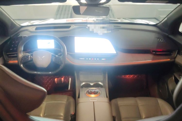 Used Hongqi Tiangong 08 2025 680 Ultra Four-Wheel-Drive Version Center Console