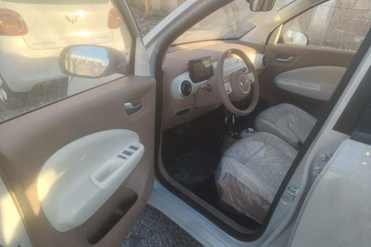 Used Wuling Hongguang MINIEV 2025 Four-Door Version Advanced Edition
