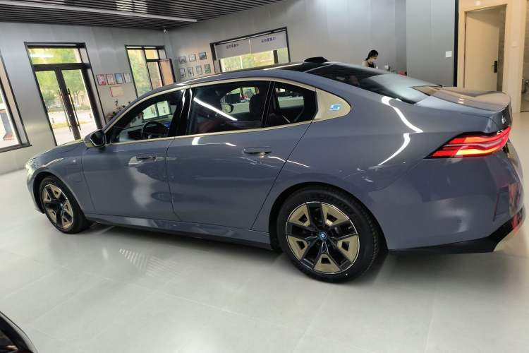 Used BMW i5 2024 eDrive 35L M Sport Package