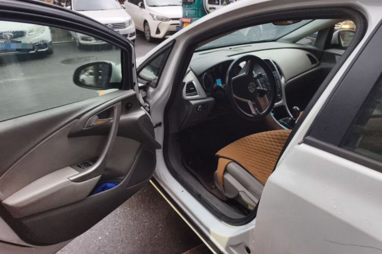 Used Buick GT 2014 XT 1.6L Manual Entry-Level Model Driver Seat