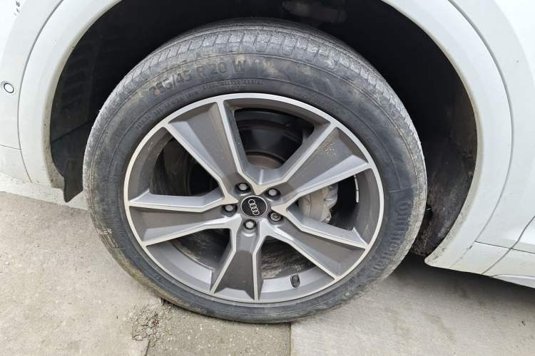 Used Audi Q5L 2022 Updated 45T Luxury Dynamic Version Left Front Wheel Hub