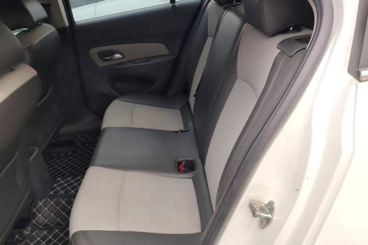 Used Chevrolet Cruze 2013 1.6L SL MT
