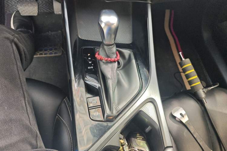 Used Roewe i5 2021 1.5L CVT Black Gold Edition
