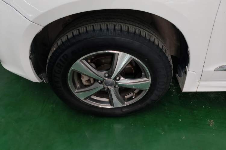 Used Haval H6 2015 Upgraded Model 1.5T Manual Two-Wheel Drive Elite Version Left Front Wheel Hub