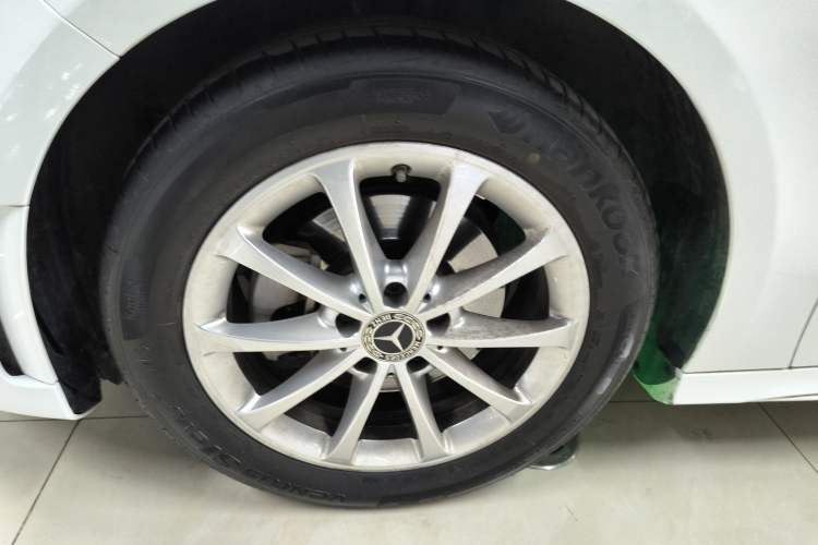 Used Mercedes-Benz A-Class 2022 Restyled A 200 L Sport Sedan Fashion Version Left Front Wheel Hub