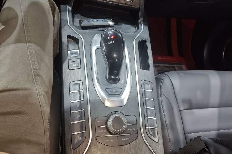 Used Wey VV5 2020 1.5T Two-Wheel Drive Smart Pioneer