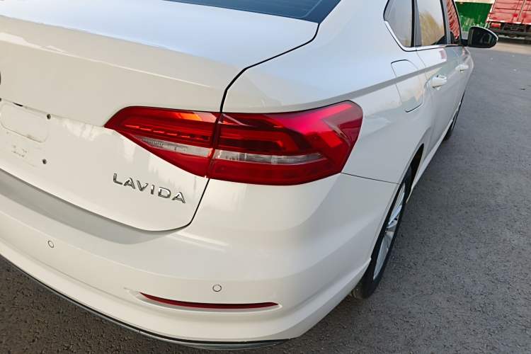 Used Volkswagen Lavida 2021 1.5L Automatic Comfort Edition Right Rear Taillight