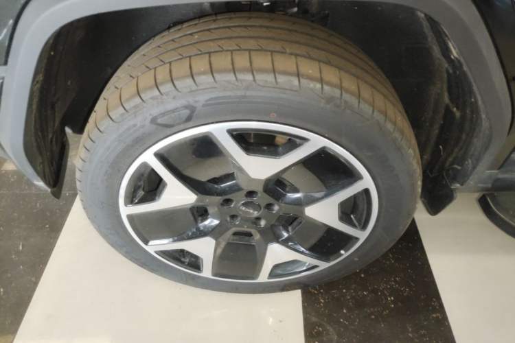 Used iCAR V27 2026 Model 200KM Four-Wheel Drive Falcon 500

