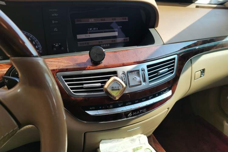 Used Mercedes-Benz S-Class 2010 S 350 L 4MATIC Audio And AC Panel