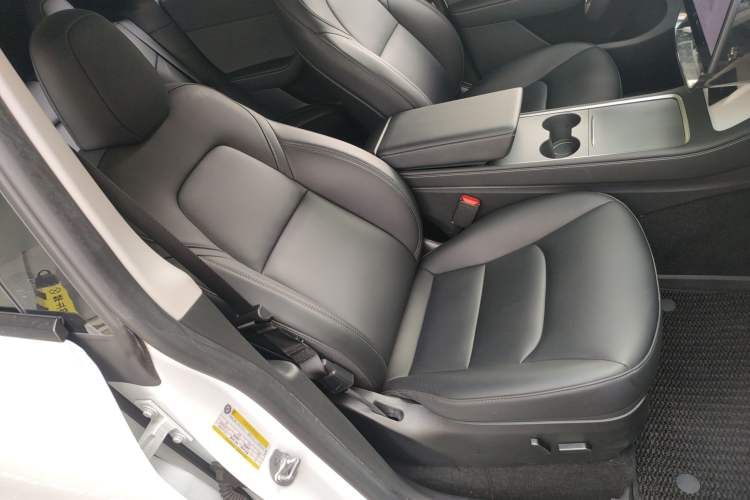 Used Tesla Model Y 2023 Long-Range All-Wheel-Drive Version
