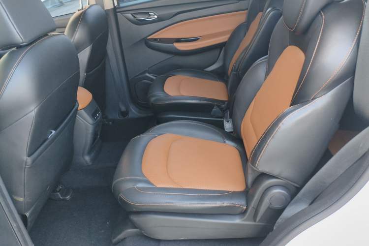 Used Wuling Hongguang S3 2018 1.5L Manual Luxury Model China V Standard Left Rear Seat