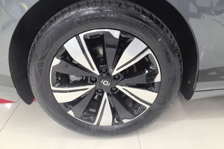 Used CHANGAN NEVO A07 2024 All-Electric "True Fragrant" Edition 515 Elite Model Right Rear Wheel Hub