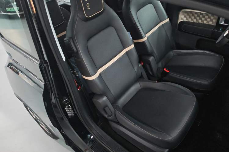 Used Baojun KiWi EV 2022 Designer Lite Edition Ternary Lithium Right Front Seat