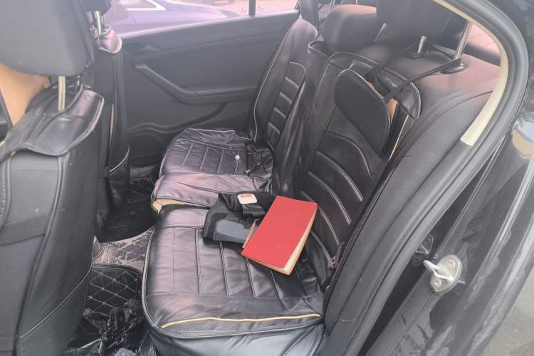 Used Volkswagen Jetta 2015 1.6L Automatic Fashion Model Left Rear Seat