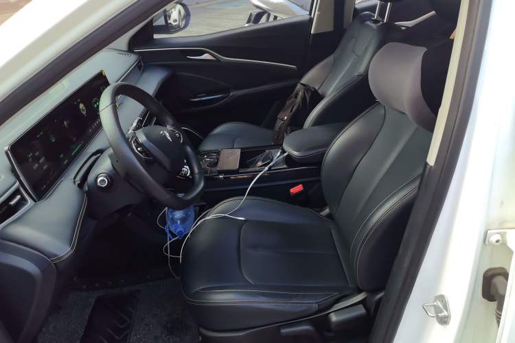 Used NETA U 2023 NETA U-Ⅱ 400 U Show Edition – Lithium Iron Phosphate
