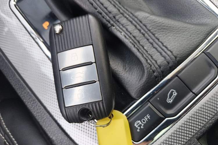 Used Roewe RX5 2018 30T Two-Wheel Drive Automatic Internet Platinum Edition