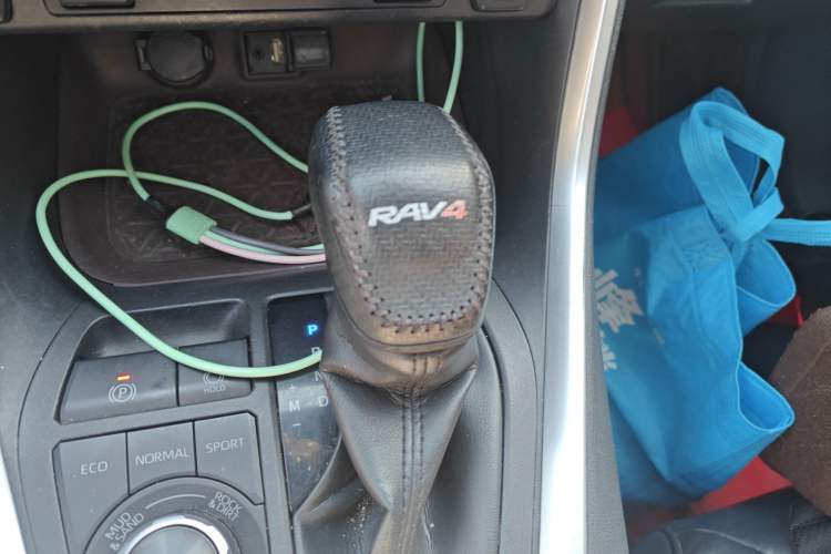 Used Toyota RAV4 2020 2.0L CVT Four-Wheel Drive Prestige Edition