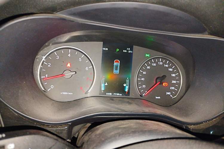 Used BYD Song MAX 2019 1.5T Automatic Smart Connect ZhiLian RuiDong Model 7 Seats China V Emission Standard
