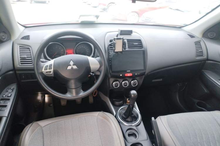Used Mitsubishi ASX 2013 2.0L Manual Two-Wheel Drive Comfort Edition Center Console