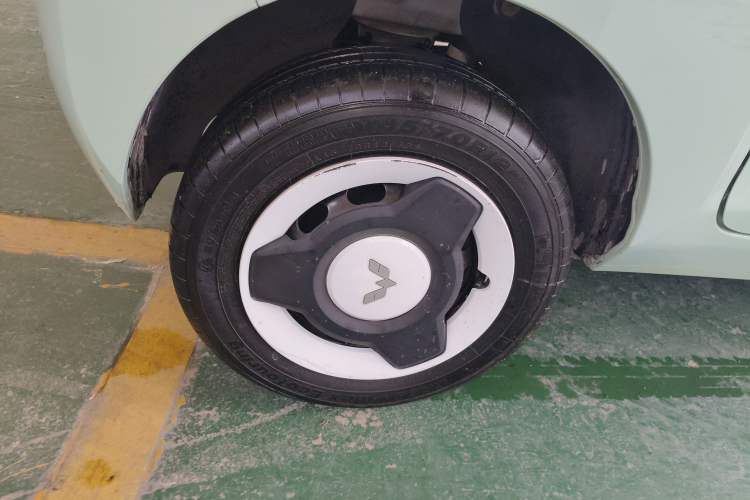 Used Wuling Hongguang MINIEV 2022 Macaron Premium Model – Lithium Iron Phosphate Right Rear Wheel Hub