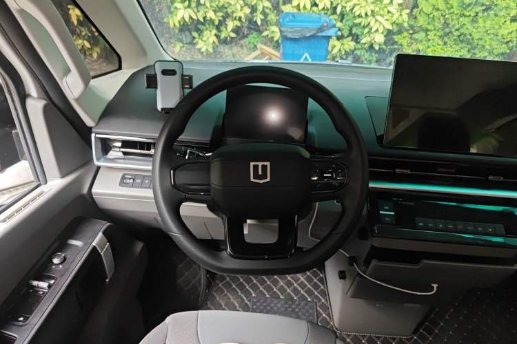 Used Farizon Super VAN 2025 Model, Zhifu Edition, Mid-axle High-roof, 68 kWh, Zhixin Steering Wheel