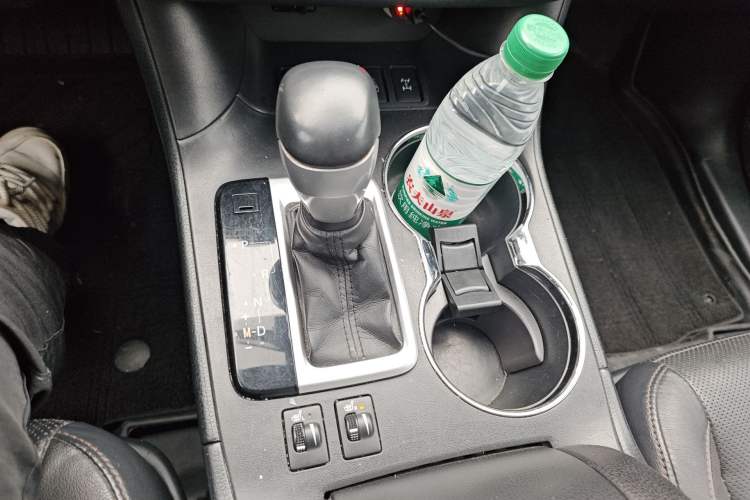 Used Toyota Highlander 2015 2.0T Four-Wheel Drive Luxury Edition 7-Seater Gear Lever