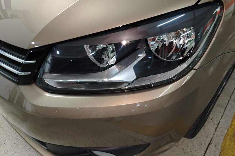 Used Volkswagen Touran 2015 1.4T DSG Comfort Edition 5 Seats Left Front Headlight