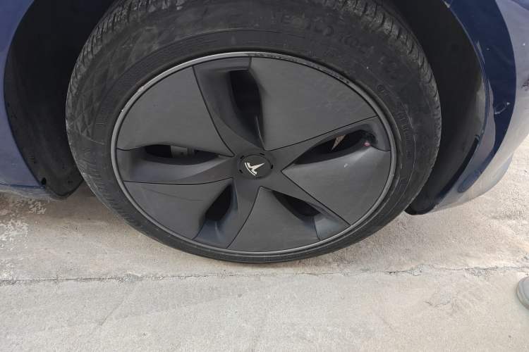 Used Tesla Model 3 2019 Long-Range All-Wheel-Drive Version