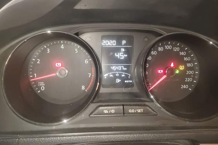 Used Volkswagen Gran Lavida 2015 230TSI DSG Comfort Edition Instrument Cluster