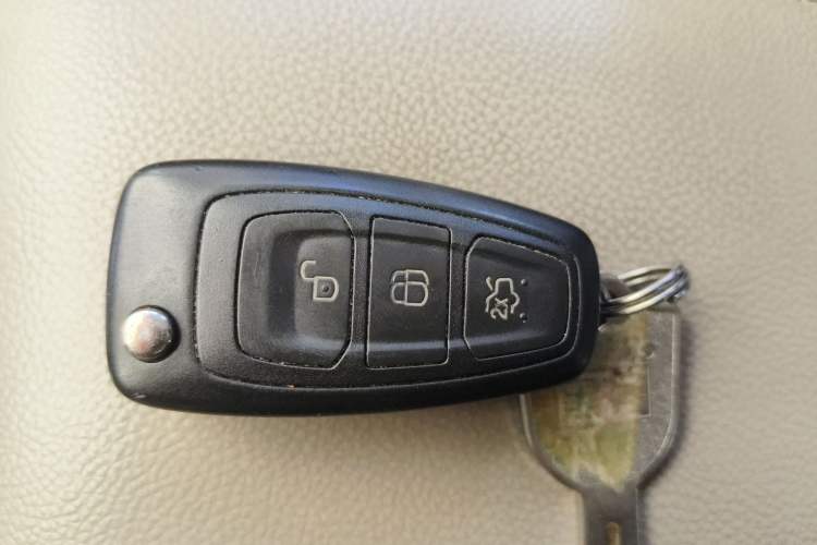 Used Ford Focus 2012 Sedan 1.6L Automatic Fashion Edition