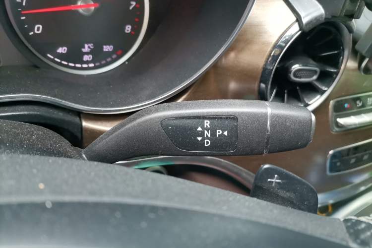 Used Mercedes-Benz V-Class 2022 V 260 L Long-wheelbase Luxury Edition Gear Lever