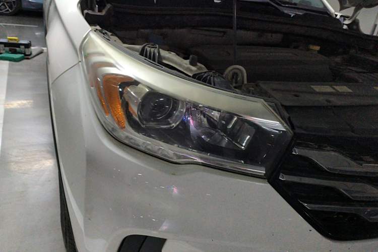 Used GAC Trumpchi GS4 2017 200T Manual Two-Wheel Drive Elite Edition Right Front Headlight