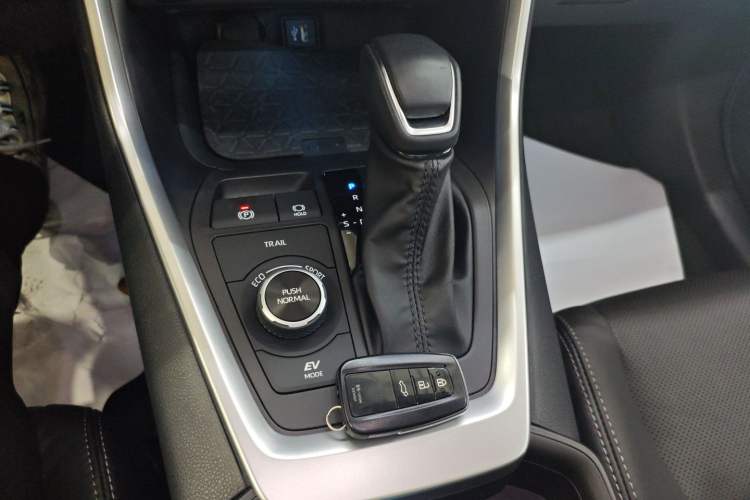 Used Toyota Wildlander 2023 Dual-Motor 2.5L E-CVT Four-Wheel Drive Prestige Edition
