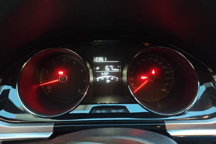 Used Volkswagen Bora 2016 1.6L Manual Comfort Model Instrument Cluster