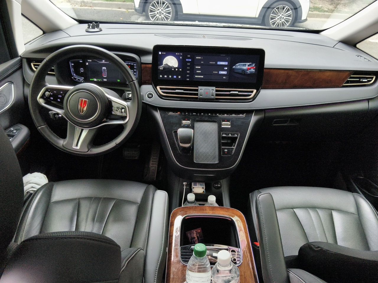 Hongqi HQ9 PHEV 2024 2.0T Four-Wheel Drive Luxury Edition — снимка 9