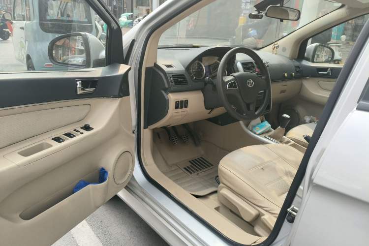 Used BAIC E Series 2012 Hatchback 1.5L Manual Leshang Version
