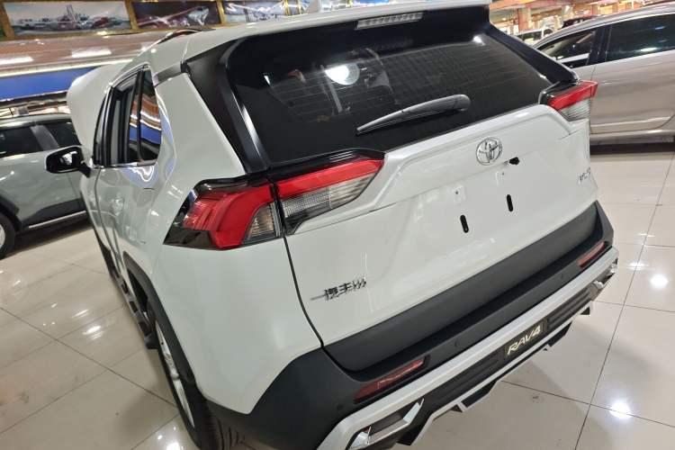 Used Toyota RAV4 2024 2.0L CVT Two-Wheel Drive Urban Edition Rear Left 45 Deg