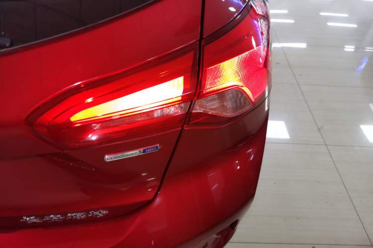 Used Ford Focus 2019 Hatchback EcoBoost 180 Automatic Trendy Model