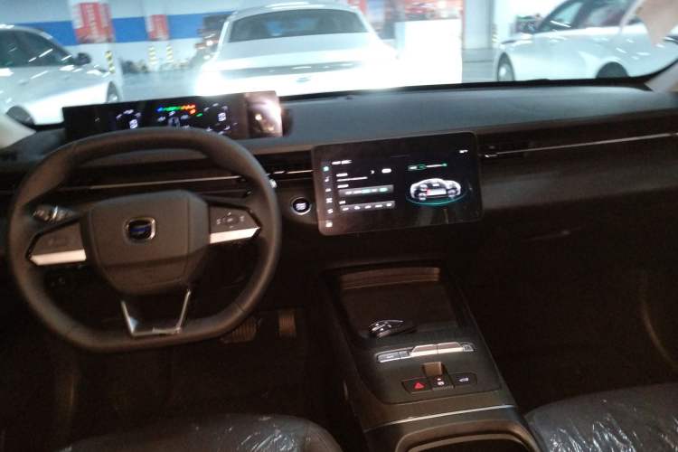 Used CHANGAN OSHAN 520 2025 Standard Edition