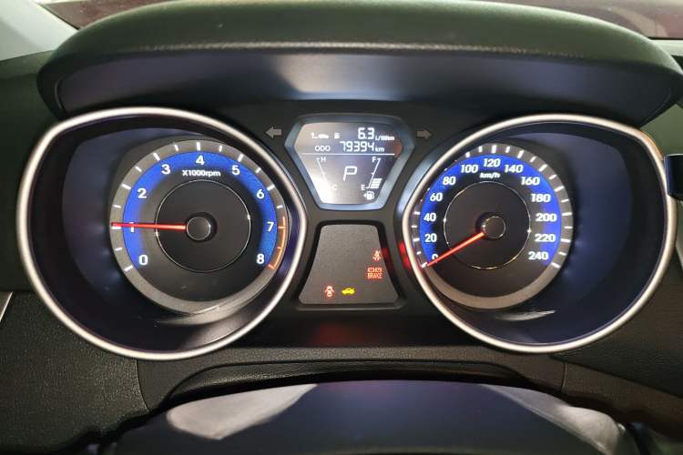 Used Hyundai Elantra (5th Generation / Langdong) 2015 1.6L Automatic Fashion Model